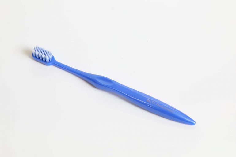 Dr T's 歯ブラシ Professional ブルー 1セット(48本/288本入り)